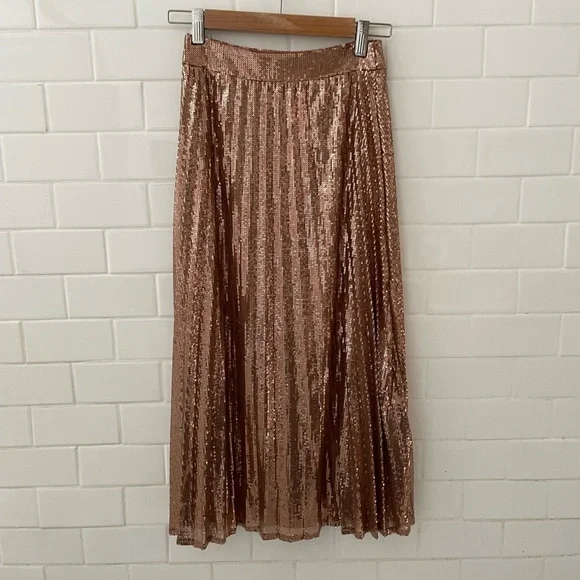 Gorgeous Sequin Skirt - Picture 3 of 7